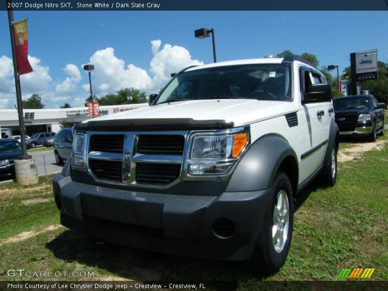 Stone White / Dark Slate Gray 2007 Dodge Nitro SXT