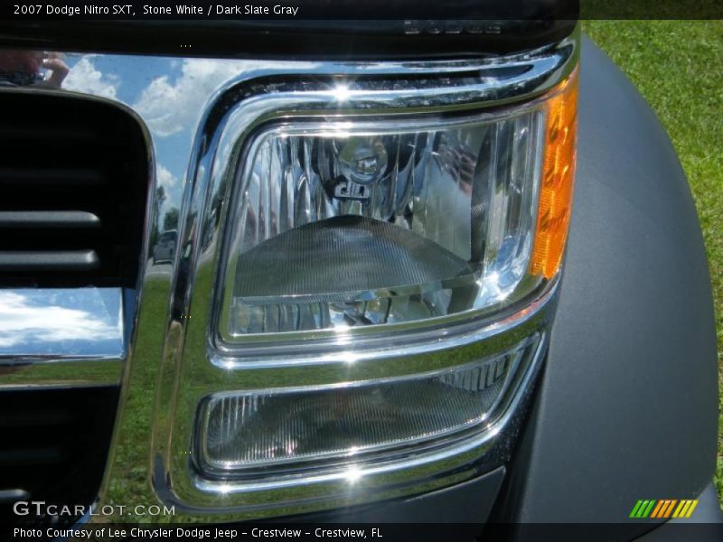 Stone White / Dark Slate Gray 2007 Dodge Nitro SXT