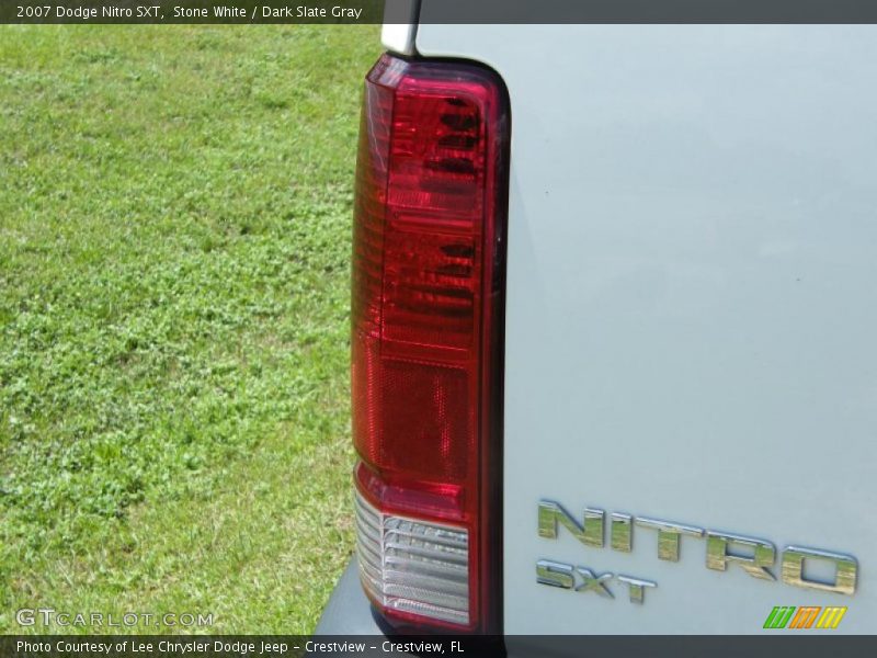 Stone White / Dark Slate Gray 2007 Dodge Nitro SXT