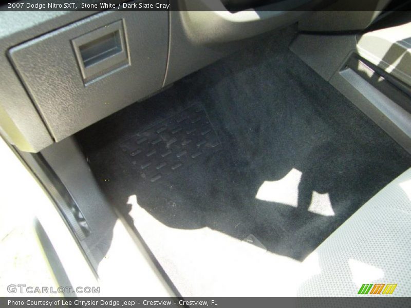 Stone White / Dark Slate Gray 2007 Dodge Nitro SXT