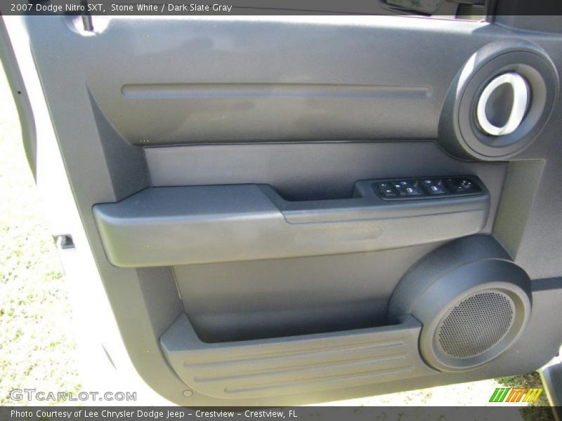 Stone White / Dark Slate Gray 2007 Dodge Nitro SXT
