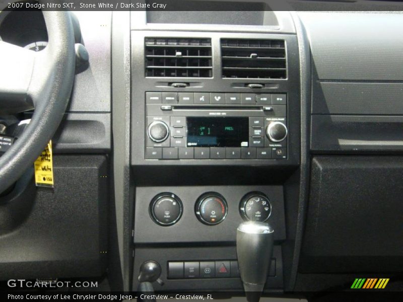 Stone White / Dark Slate Gray 2007 Dodge Nitro SXT