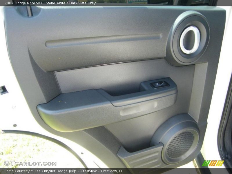 Stone White / Dark Slate Gray 2007 Dodge Nitro SXT