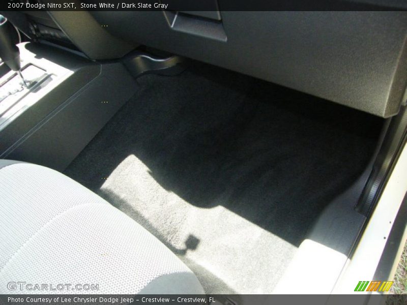 Stone White / Dark Slate Gray 2007 Dodge Nitro SXT