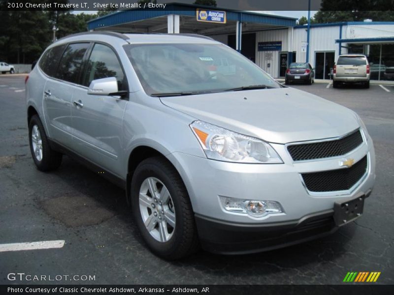 Silver Ice Metallic / Ebony 2010 Chevrolet Traverse LT