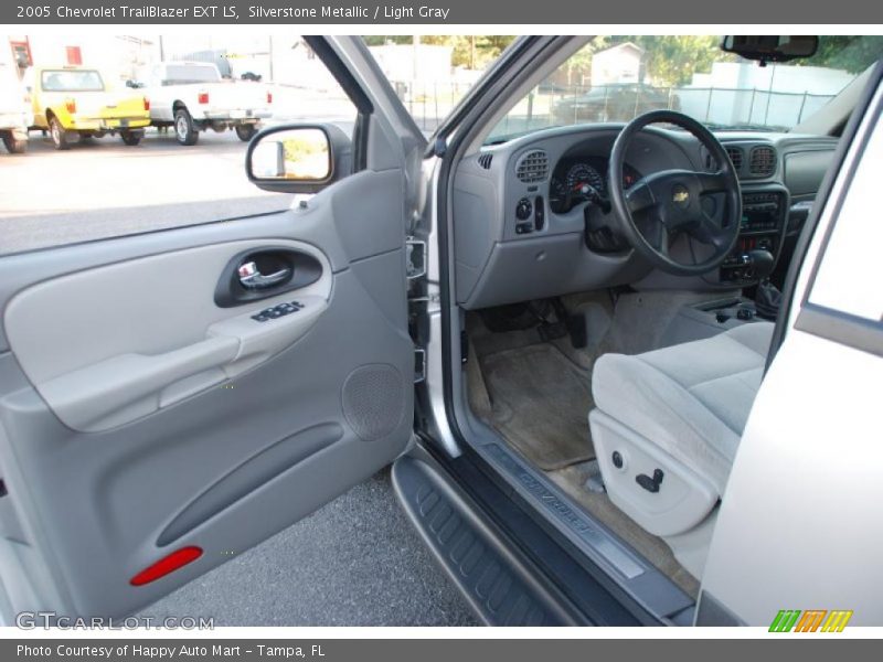 Silverstone Metallic / Light Gray 2005 Chevrolet TrailBlazer EXT LS