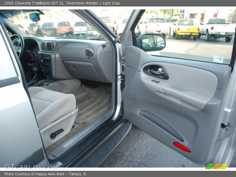 Silverstone Metallic / Light Gray 2005 Chevrolet TrailBlazer EXT LS