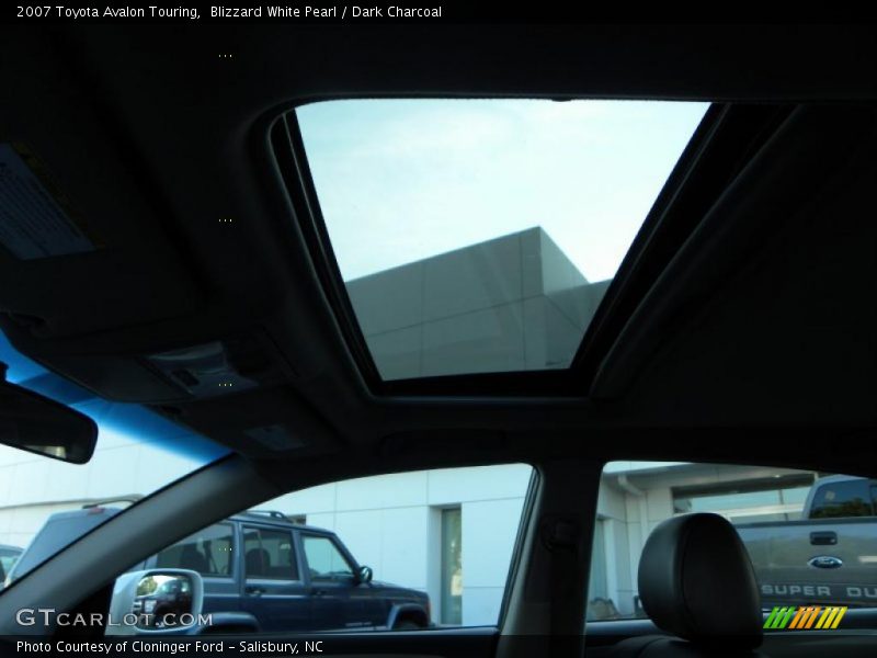Blizzard White Pearl / Dark Charcoal 2007 Toyota Avalon Touring