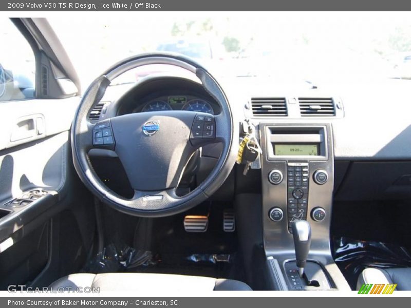 Ice White / Off Black 2009 Volvo V50 T5 R Design