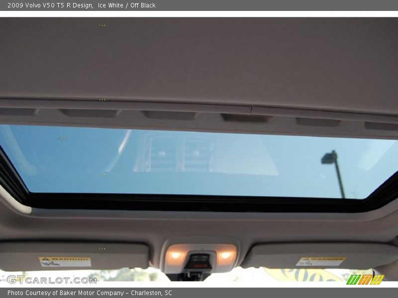 Ice White / Off Black 2009 Volvo V50 T5 R Design