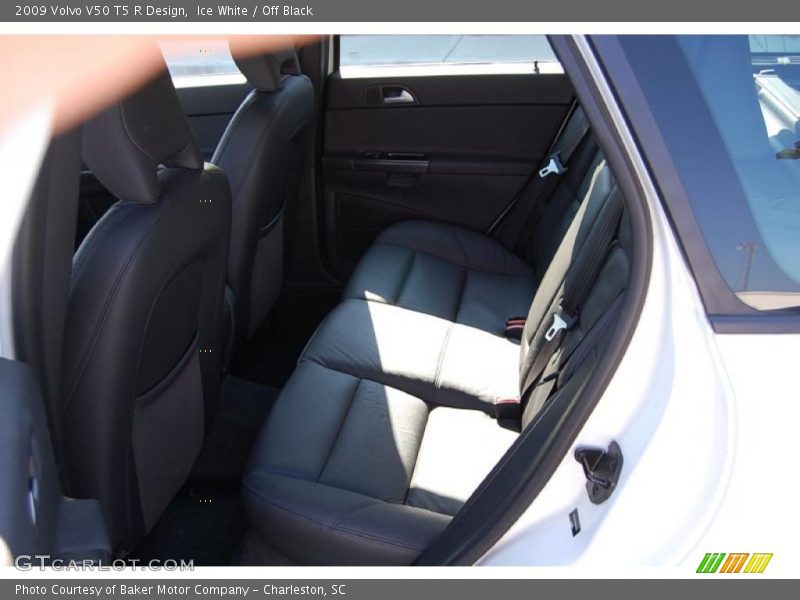 Ice White / Off Black 2009 Volvo V50 T5 R Design