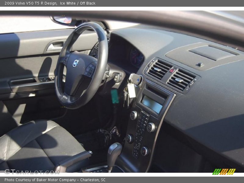 Ice White / Off Black 2009 Volvo V50 T5 R Design