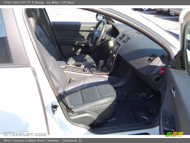 Ice White / Off Black 2009 Volvo V50 T5 R Design
