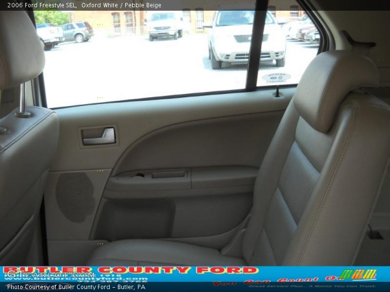Oxford White / Pebble Beige 2006 Ford Freestyle SEL