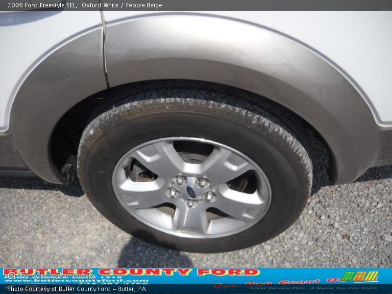 Oxford White / Pebble Beige 2006 Ford Freestyle SEL