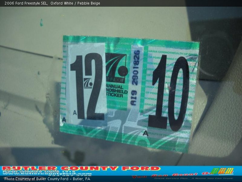 Oxford White / Pebble Beige 2006 Ford Freestyle SEL