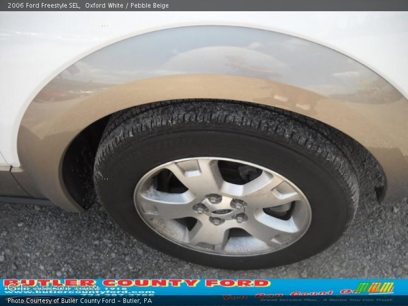 Oxford White / Pebble Beige 2006 Ford Freestyle SEL