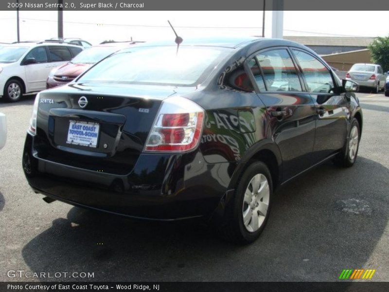 Super Black / Charcoal 2009 Nissan Sentra 2.0