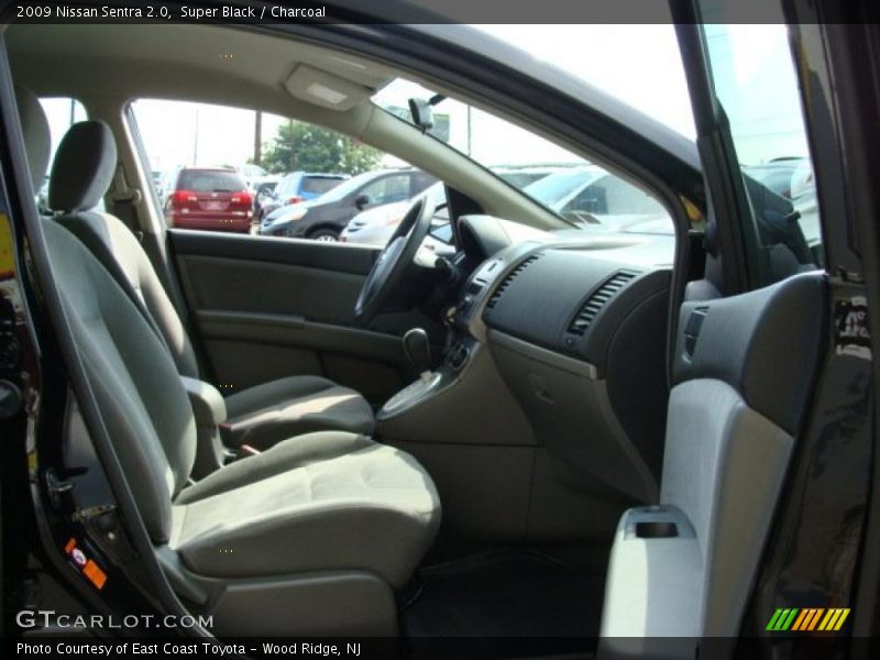 Super Black / Charcoal 2009 Nissan Sentra 2.0