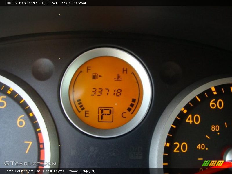 Super Black / Charcoal 2009 Nissan Sentra 2.0