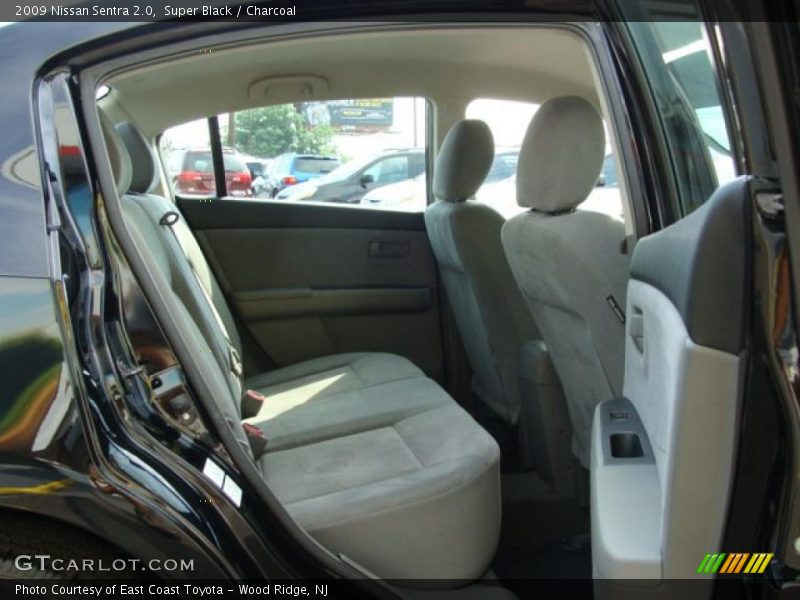 Super Black / Charcoal 2009 Nissan Sentra 2.0
