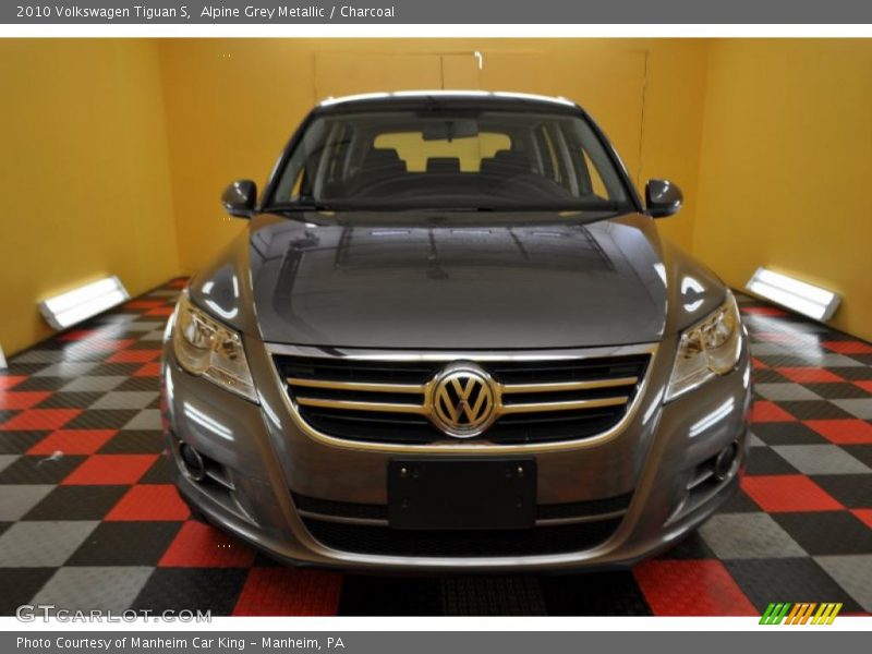 Alpine Grey Metallic / Charcoal 2010 Volkswagen Tiguan S