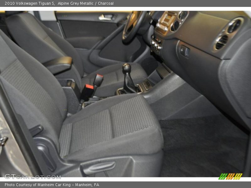 Alpine Grey Metallic / Charcoal 2010 Volkswagen Tiguan S
