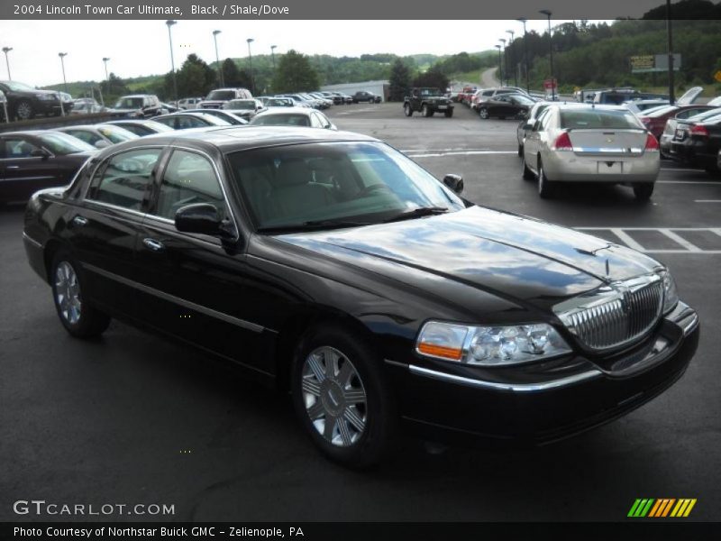Black / Shale/Dove 2004 Lincoln Town Car Ultimate