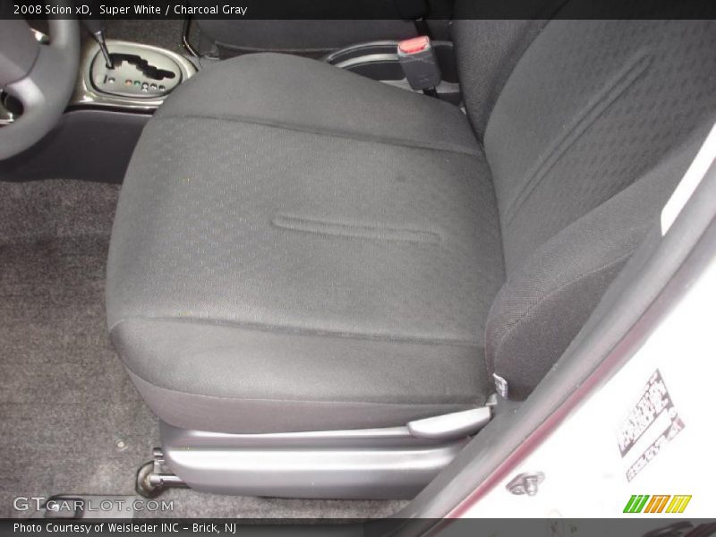 Super White / Charcoal Gray 2008 Scion xD