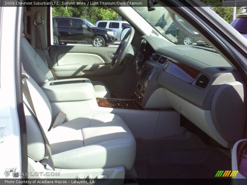 Summit White / Light Titanium/Dark Titanium 2009 Chevrolet Suburban LTZ