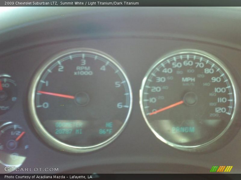 Summit White / Light Titanium/Dark Titanium 2009 Chevrolet Suburban LTZ