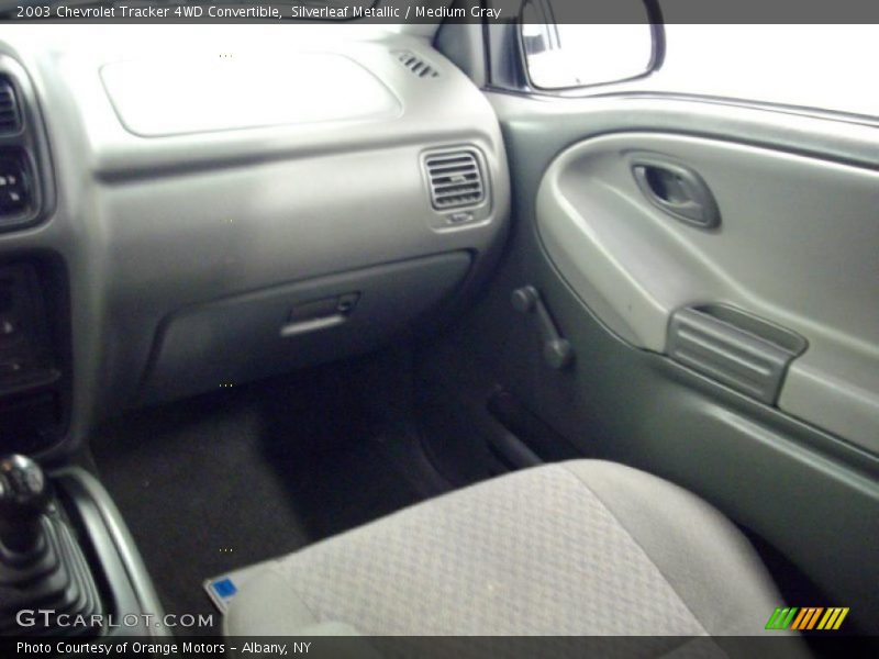 Silverleaf Metallic / Medium Gray 2003 Chevrolet Tracker 4WD Convertible