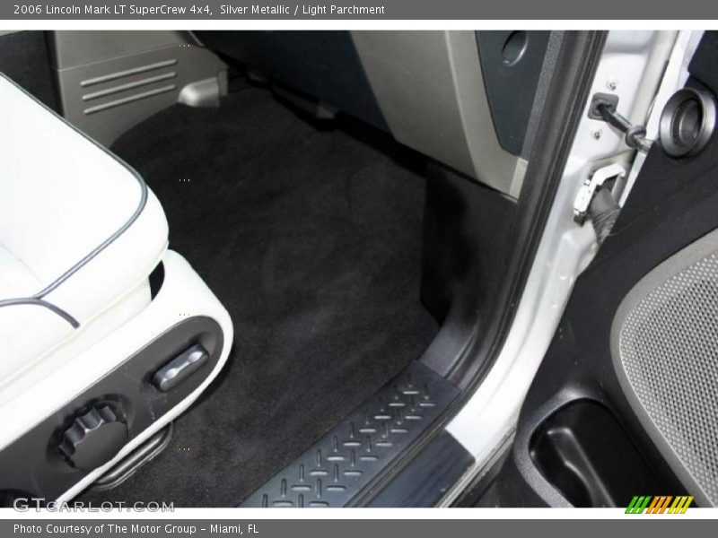 Silver Metallic / Light Parchment 2006 Lincoln Mark LT SuperCrew 4x4