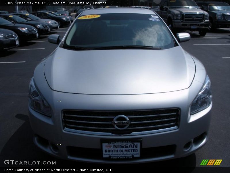 Radiant Silver Metallic / Charcoal 2009 Nissan Maxima 3.5 S