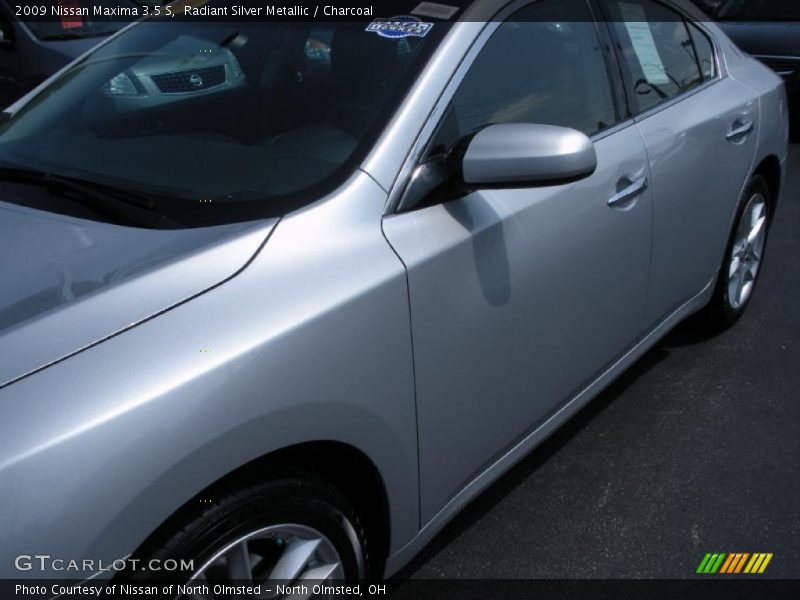 Radiant Silver Metallic / Charcoal 2009 Nissan Maxima 3.5 S
