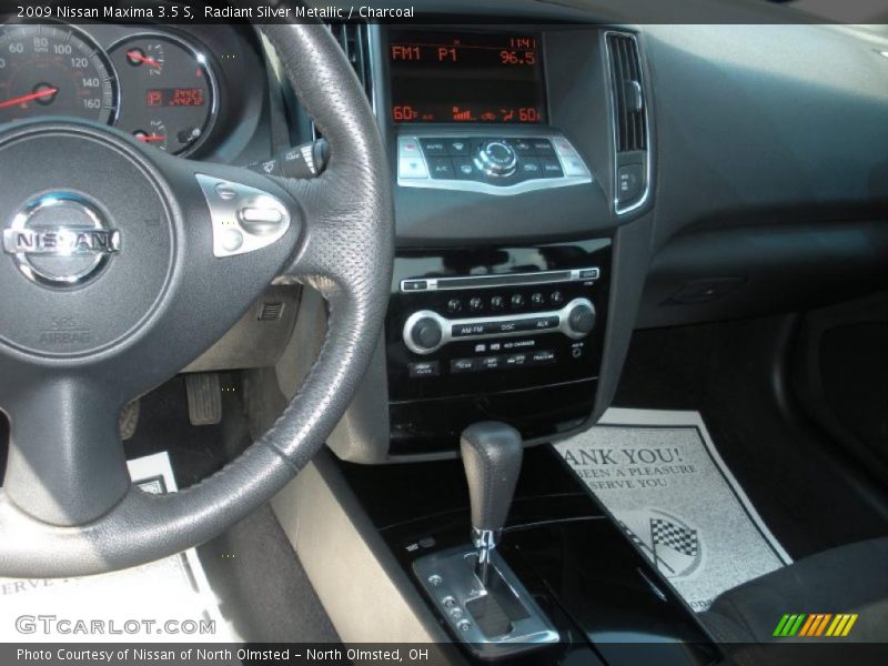 Radiant Silver Metallic / Charcoal 2009 Nissan Maxima 3.5 S