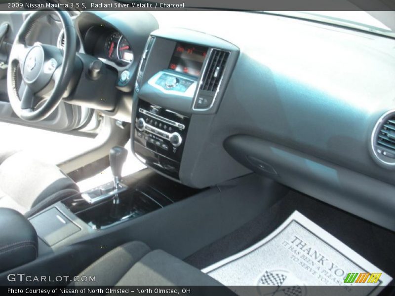 Radiant Silver Metallic / Charcoal 2009 Nissan Maxima 3.5 S