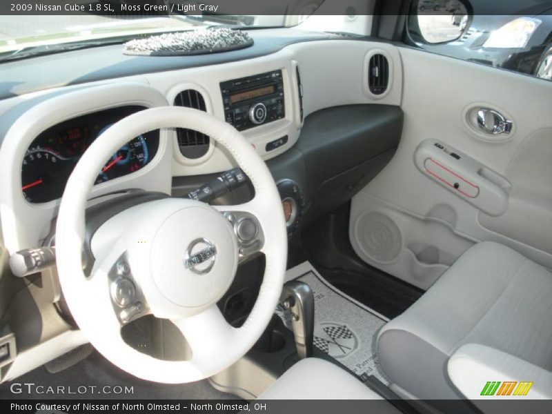 Moss Green / Light Gray 2009 Nissan Cube 1.8 SL