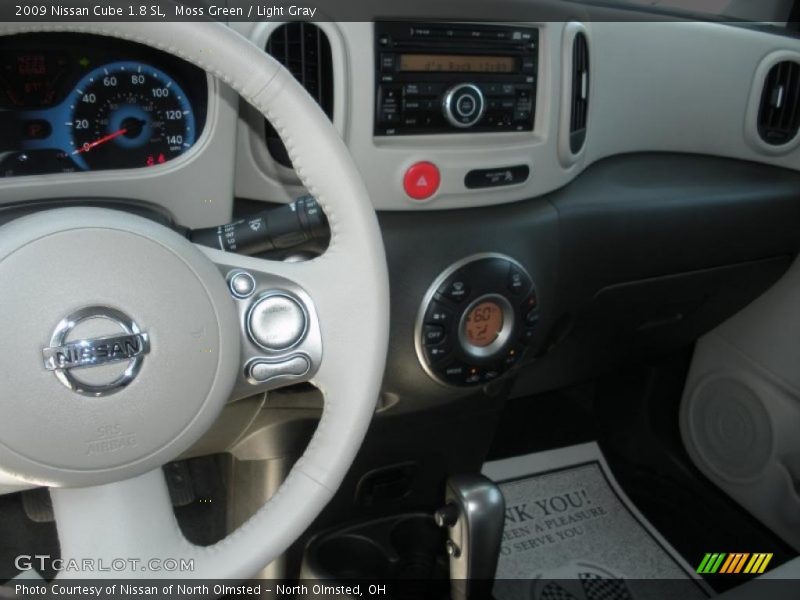Moss Green / Light Gray 2009 Nissan Cube 1.8 SL