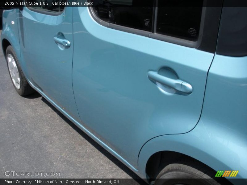 Caribbean Blue / Black 2009 Nissan Cube 1.8 S