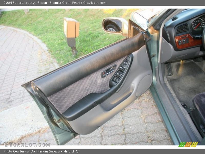 Seamist Green Pearl / Gray Moquette 2004 Subaru Legacy L Sedan