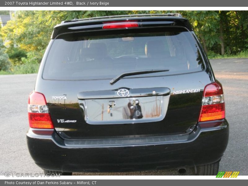 Black / Ivory Beige 2007 Toyota Highlander Limited 4WD