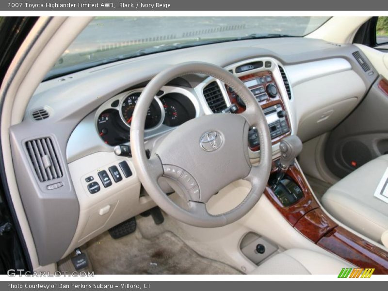 Black / Ivory Beige 2007 Toyota Highlander Limited 4WD