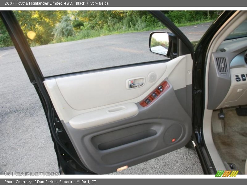 Black / Ivory Beige 2007 Toyota Highlander Limited 4WD
