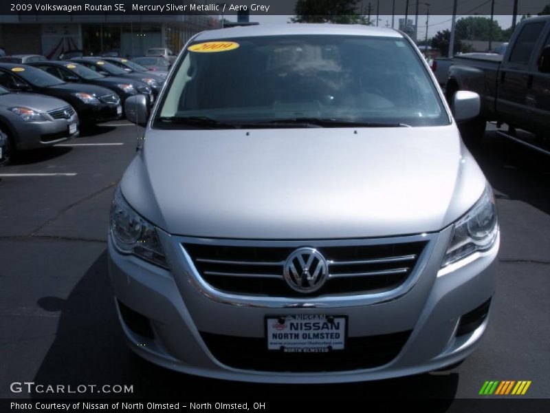 Mercury Sliver Metallic / Aero Grey 2009 Volkswagen Routan SE