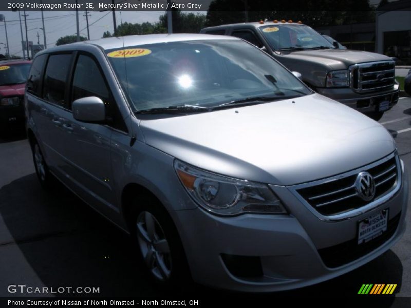 Mercury Sliver Metallic / Aero Grey 2009 Volkswagen Routan SE