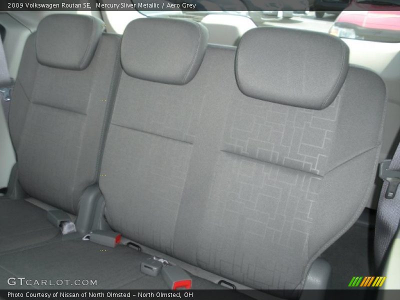 Mercury Sliver Metallic / Aero Grey 2009 Volkswagen Routan SE