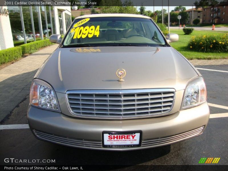Cashmere / Neutral Shale 2001 Cadillac DeVille Sedan