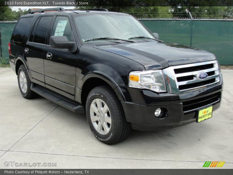 Tuxedo Black / Stone 2010 Ford Expedition XLT