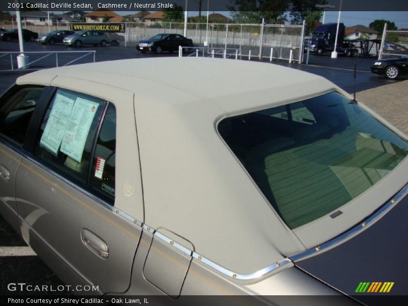 Cashmere / Neutral Shale 2001 Cadillac DeVille Sedan